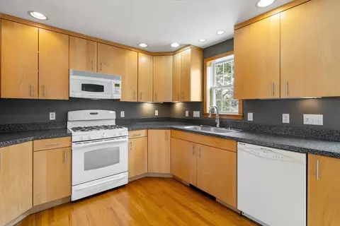 4 Hadwen Rd, Worcester, MA 01602 photo 17