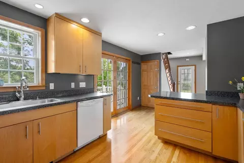 4 Hadwen Rd, Worcester, MA 01602 photo 16