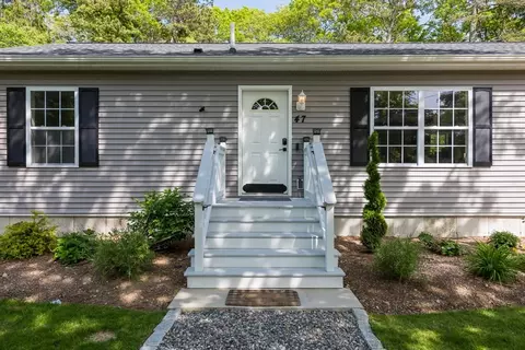 47 Currier Rd, Falmouth, MA 02536