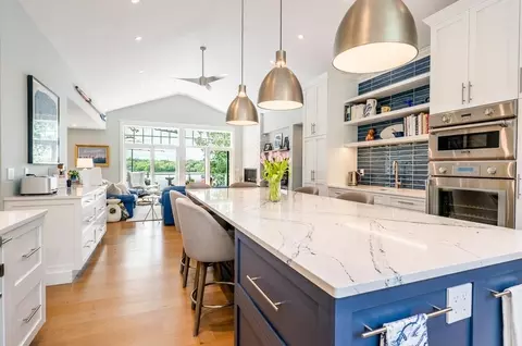 585 Santuit Rd, Cotuit, MA 02635 photo 4