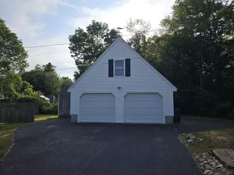 Exterior - 5 Old Thompson Rd, Webster, MA 01570 photo 3 of 7