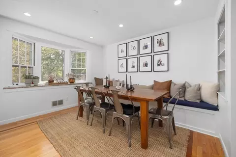 15 Mast Hill Rd, Hingham, MA 02043 photo 2