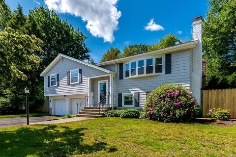 12 Flintlock Ln, Dedham, MA 02026 photo 2