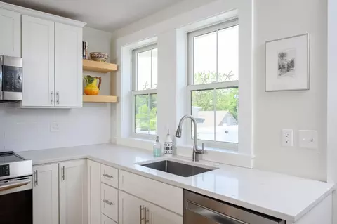 Kitchen - 6 Macdonald Ter #E, Scituate, MA 02066 photo 3 of 5