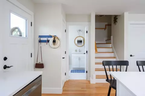 Entry Way - 6 Macdonald Ter #E, Scituate, MA 02066 photo 3 of 3