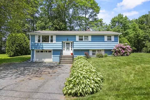 29 Mayflower Cir, Leicester, MA 01524