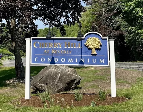 2 Duck Pond Rd #106, Beverly, MA 01915