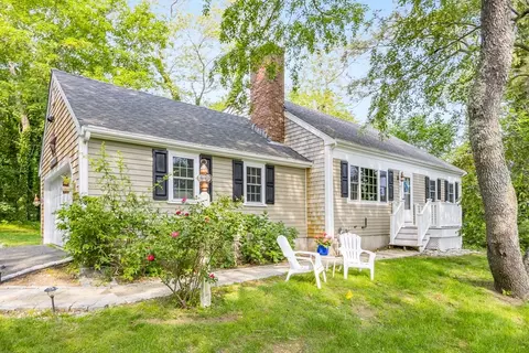 7 Liberty Pl, Dennis, MA 02660