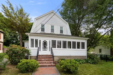 14 E Division St, Holbrook, MA 02343