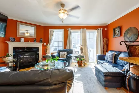 41 Whispering Pine Cir #41, Worcester, MA 01606 photo 3