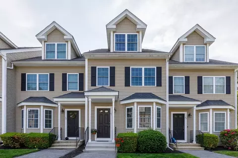 41 Whispering Pine Cir #41, Worcester, MA 01606