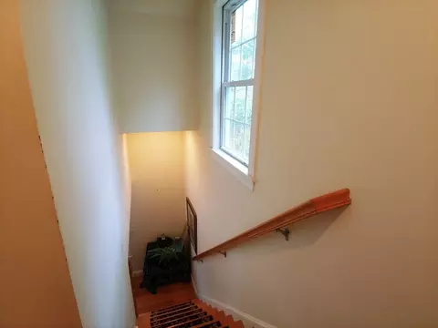 Entry Way - 21 Beacon St, Gloucester, MA 01930 photo 2 of 5