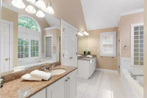 Bath - 3 Anders Way, Acton, MA 01720 photo 2 of 3