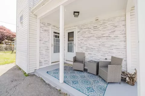 20 Wilcox St, Fall River, MA 02724 photo 2