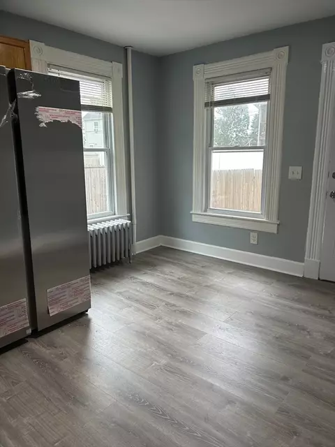 25 Clifton Ave, Springfield, MA 01105 photo 6
