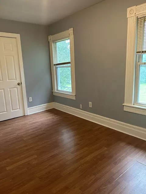 25 Clifton Ave, Springfield, MA 01105 photo 14