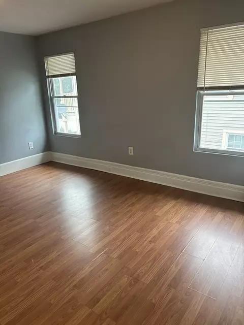 25 Clifton Ave, Springfield, MA 01105 photo 19