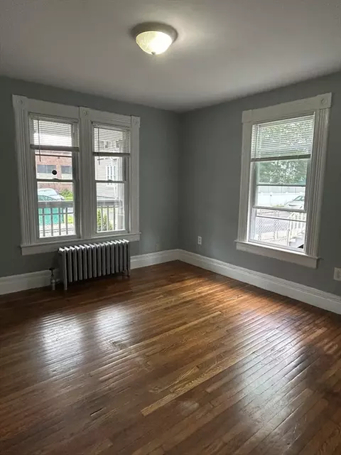 25 Clifton Ave, Springfield, MA 01105 photo 9