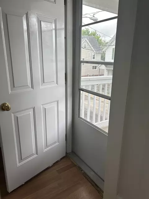 25 Clifton Ave, Springfield, MA 01105 photo 28