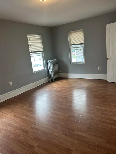 25 Clifton Ave, Springfield, MA 01105 photo 17