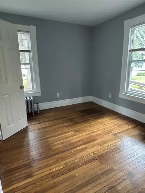 25 Clifton Ave, Springfield, MA 01105 photo 12