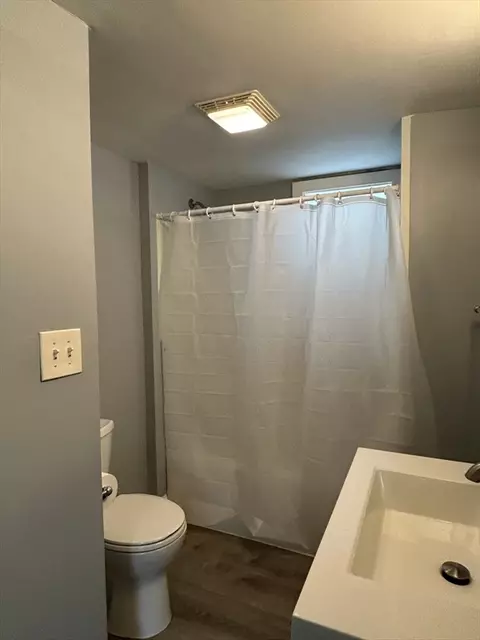 25 Clifton Ave, Springfield, MA 01105 photo 8
