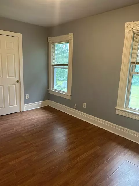 25 Clifton Ave, Springfield, MA 01105 photo 16