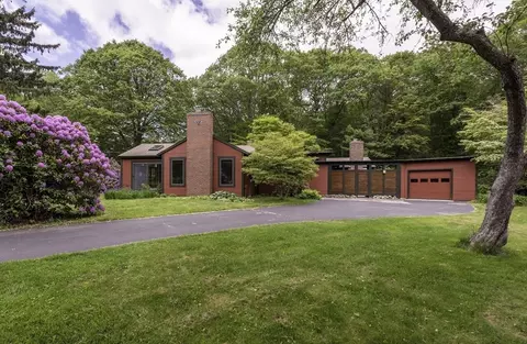 19 Walker Rd, Manchester, MA 01944