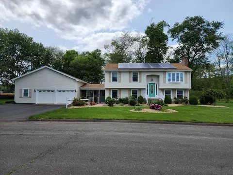 15 Barbara Ln, Feeding Hills, MA 01030
