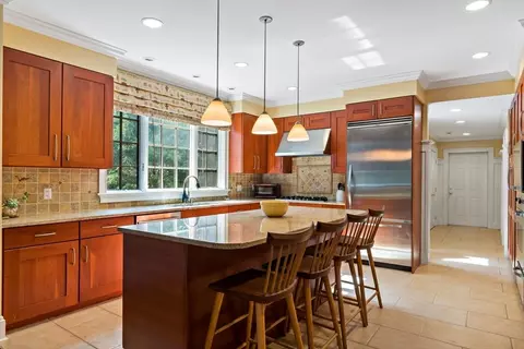 218 Pine St, Rehoboth, MA 02769 photo 3