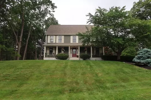12 Hampton Ct, Walpole, MA 02032