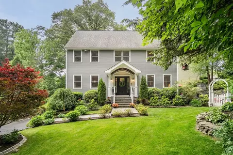 112 Woodside Ave, Wellesley, MA 02482