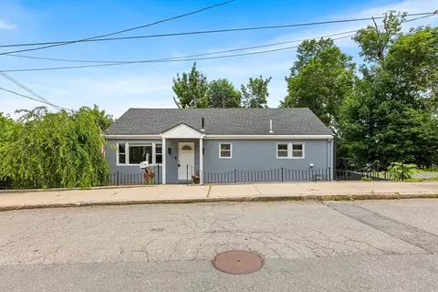 138 Dartmouth St, Everett, MA 02149