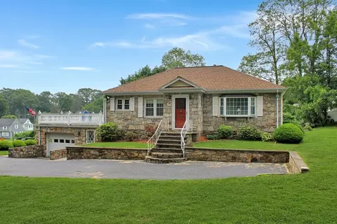 37 Oxford St N, Auburn, MA 01501