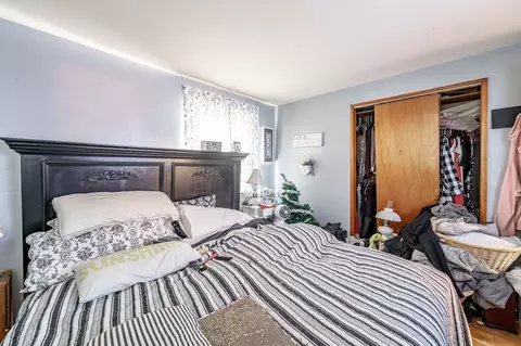 82 Redfern Dr, Springfield, MA 01109 photo 4