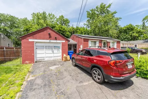 82 Redfern Dr, Springfield, MA 01109 photo 14