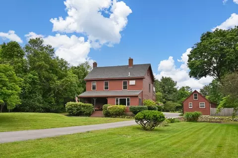 44 Moulton St, Hamilton, MA 01982