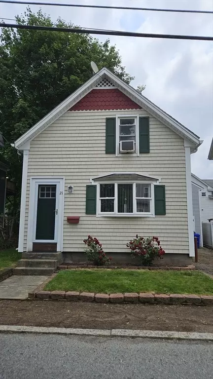 21 Morey St, Attleboro, MA 02703