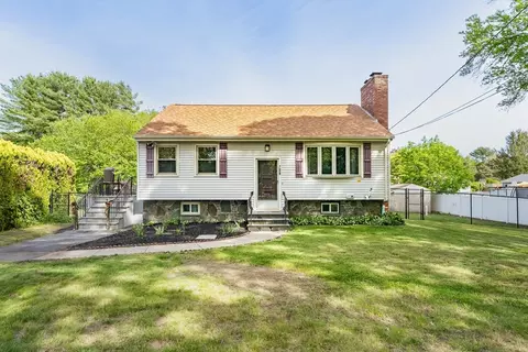 768 Russells Mills Rd, Dartmouth, MA 02748