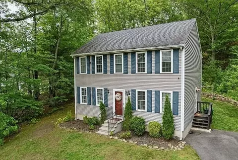21 Rose Ln, Uxbridge, MA 01569