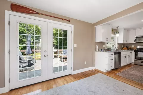 Entry Way - 5 Tremont St, Beverly, MA 01915 photo 1 of 2