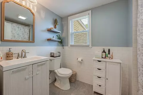 Bath - 5 Tremont St, Beverly, MA 01915 photo 1 of 3