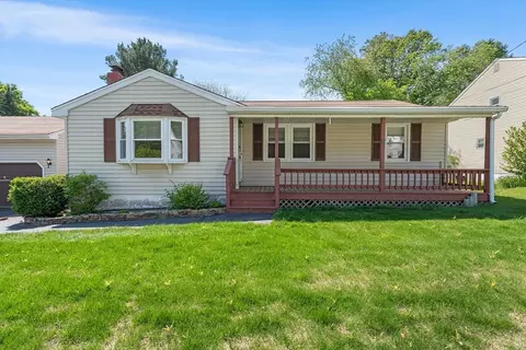 76 N Main St, Bellingham, MA 02019