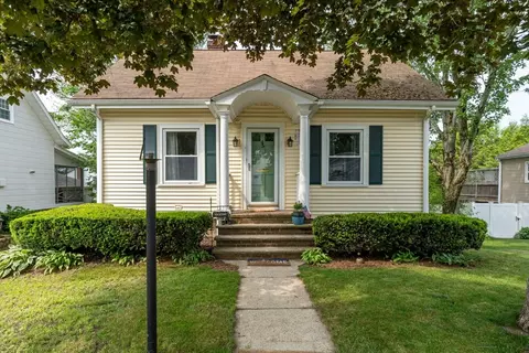 43 E Cross St, Norwood, MA 02062