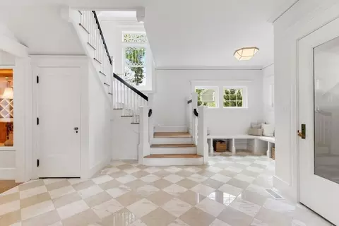 107 Cambridge St, Winchester, MA 01890
