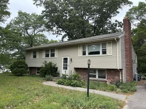 607 Turnpike St, Stoughton, MA 02072