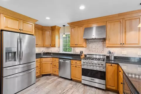 8 Macleod Ln, Acton, MA 01720 photo 6