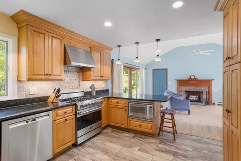 8 Macleod Ln, Acton, MA 01720 photo 7
