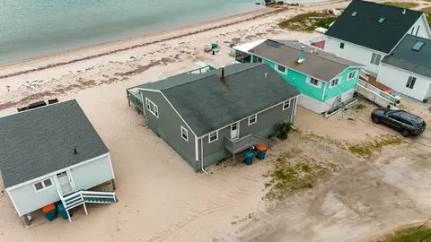 28 Cove St, Fairhaven, MA 02719 photo 4