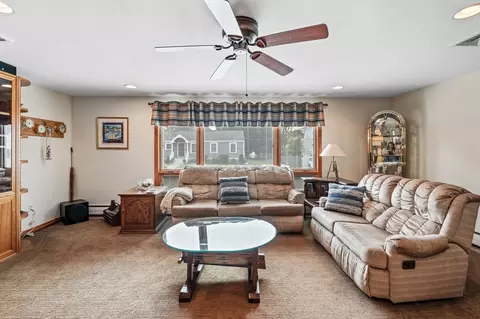 22 Thompson Rd, Marblehead, MA 01945 photo 8